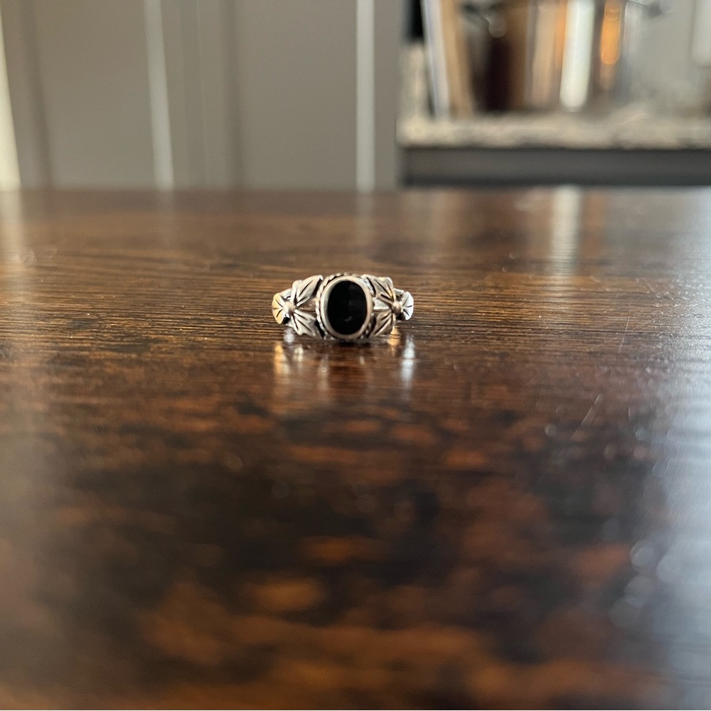 Sterling silver ring sz 6